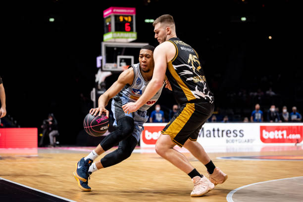 及战术需要 及战术需要