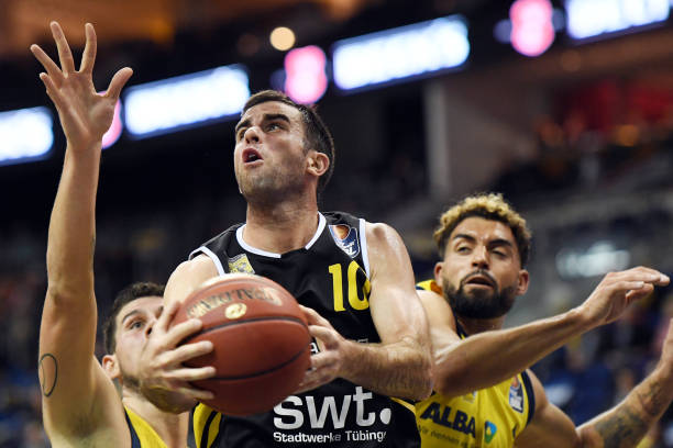 审视科瓦契 审视科瓦契